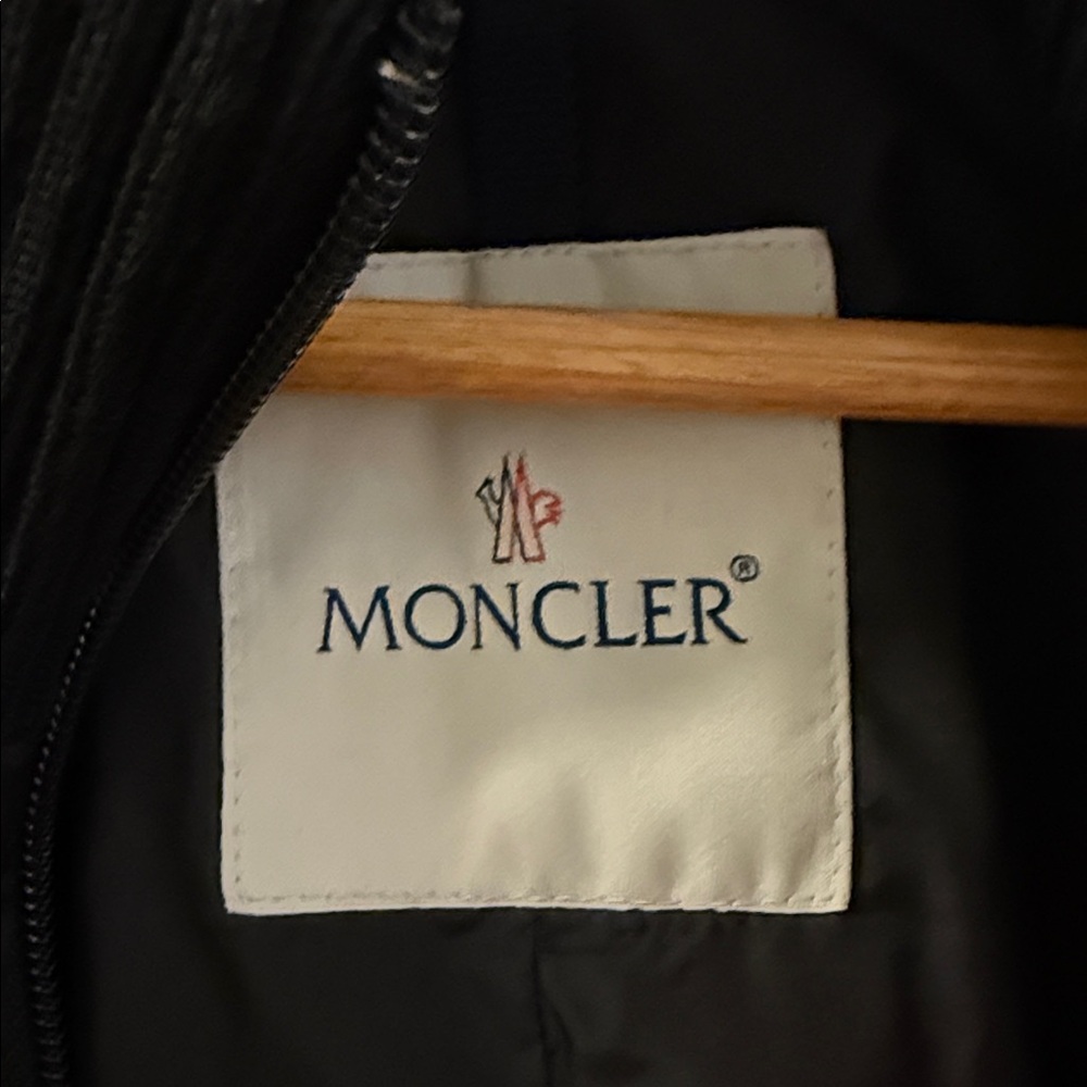 Moncler Men's Insulated Black Trench Coat - Picture 13 of 14